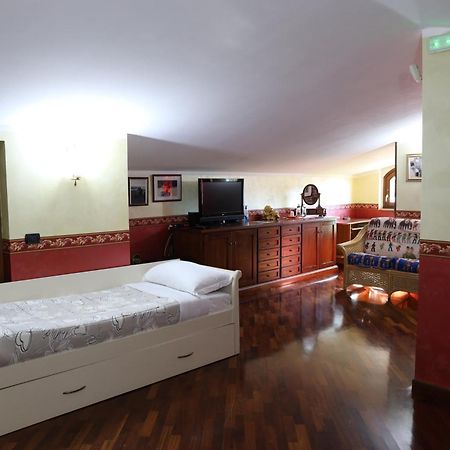 Paoline'S Suite In Villa Фиумичино Екстериор снимка